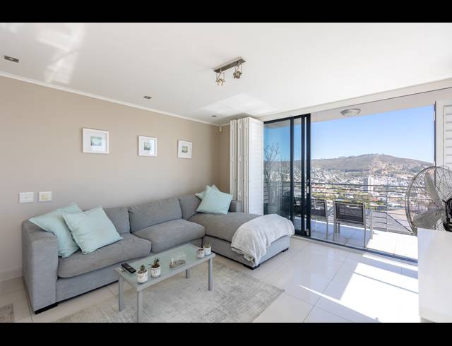 2 BEDROOM APARTMENT FOR SALE IN VREDEHOEK